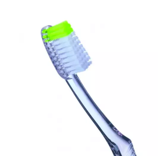 Wat is better: gewoane tandenborstel of elektrysk? Wat te kiezen? Wat is de elektryske macht oars as ienfâldich? Har foardielen en neidielen 24018_8