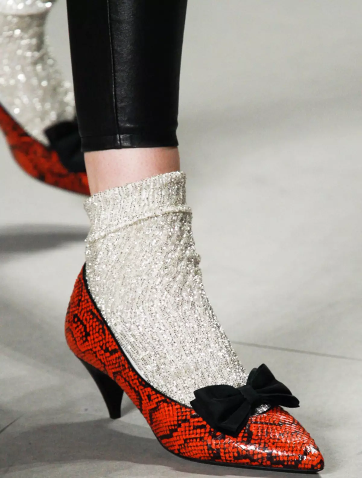 Туфлі зі шкарпетками (63 фото): модні тенденції +2021 2401_12