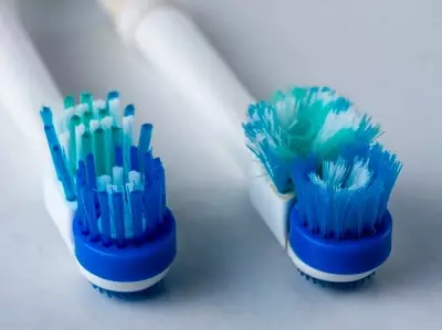 ¿Con qué frecuencia necesitas cambiar el cepillo de dientes? ¿Cuántas veces al año se debe cambiar a una persona adulta? ¿Qué afecta la vida útil? 24024_10