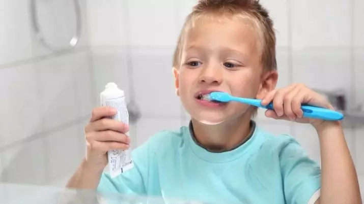 Milyen gyakran kell megváltoztatnod a fogkefét? Hányszor kell egy évente egy felnőtt személyre váltani? Mi befolyásolja az élettartamot? 24024_8
