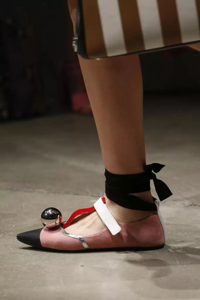 Sepatu Prada (47 Foto): Model wanita 2021 2404_8