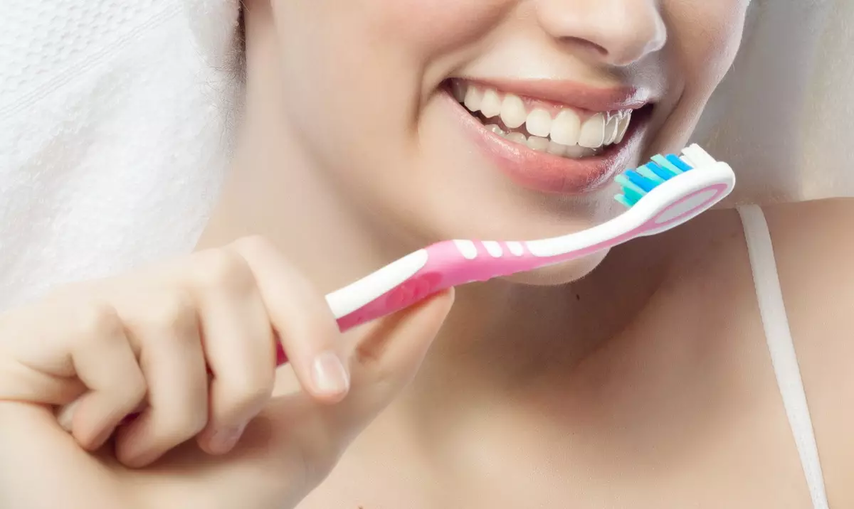 Zubna pasta zubne klinike 2080: Pro max iz Koreje i izbjeljivanje paste, sjajne bijele i protiv kamena, djece i drugih proizvoda 24050_21