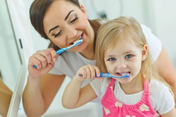 Klatz Diş Macunu: Alkol ve Sağlık Tadı, Çocuklar için Çocuklar Hattı ve Sadece Brutal, erkekler için yapıştırın. Diş dental yorumlar 24056_2