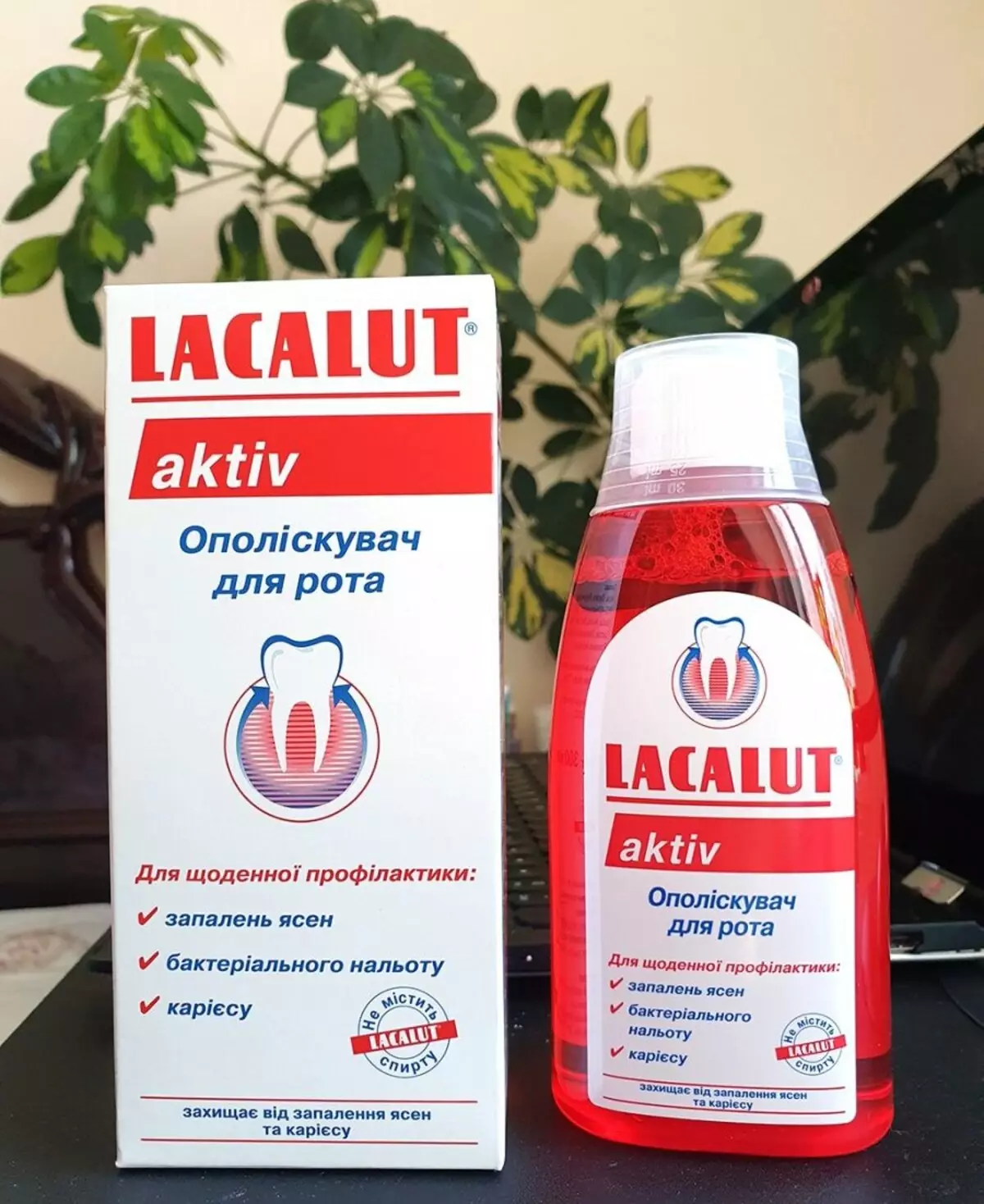 Rinsers Lacalut: AKTIV, sensitif dan putih untuk rongga mulut, komposisi dan fitur aplikasi mereka 24087_3