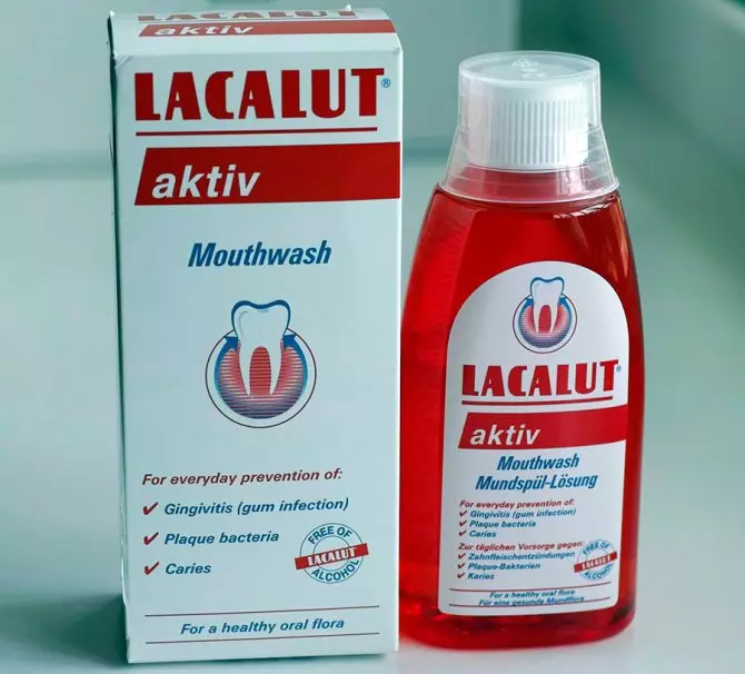 Rinsers Lacalut: AKTIV, sensitif dan putih untuk rongga mulut, komposisi dan fitur aplikasi mereka 24087_7