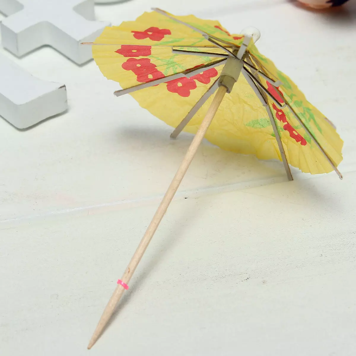 이쑤시개에서의 공예품 : 당신의 손으로 무엇을 할 수 있습니까? 초보자, 석궁 및 어린이, 다른 제품을위한 고슴도치를위한 종이와 이쑤시개에서 가정과 우산 24088_21