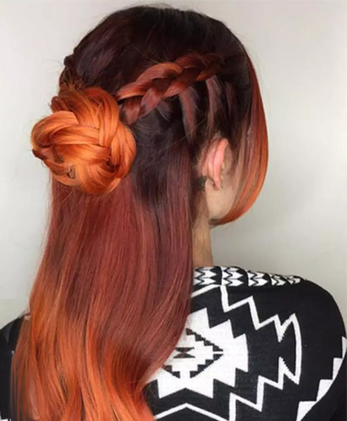लाल बालों पर बलो (4 9 फोटो): मध्यम लंबाई के बालों को धुंधला, छोटे और लंबे बालों वाली लड़कियों के लिए विकल्प, रंगों का चयन 24107_13