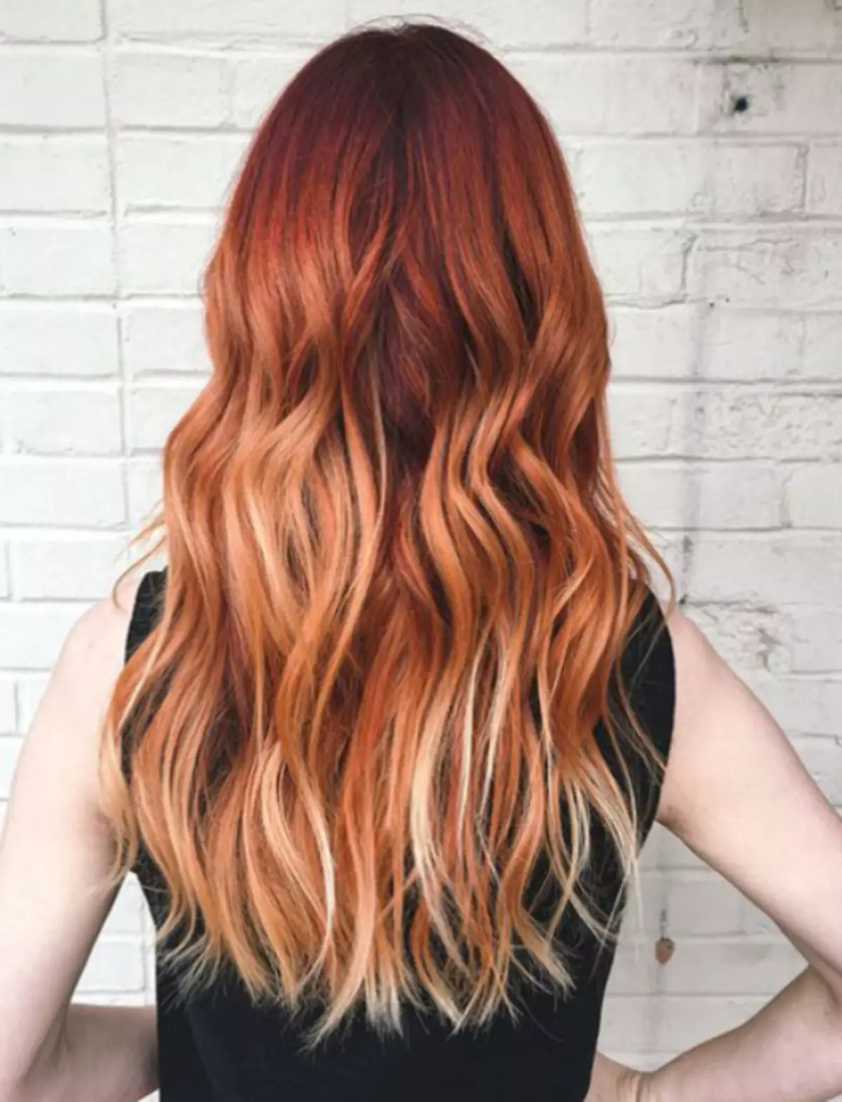 Ballow на червена коса (49 снимки): оцветяване на коса на средна дължина, опции за момичета с къси и дълги коси, избор на цветове 24107_15