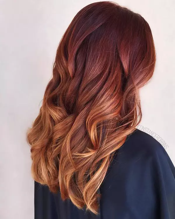 लाल बालों पर बलो (4 9 फोटो): मध्यम लंबाई के बालों को धुंधला, छोटे और लंबे बालों वाली लड़कियों के लिए विकल्प, रंगों का चयन 24107_25