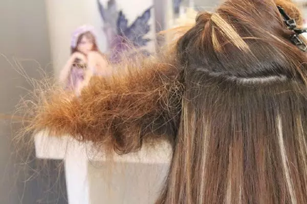 Shatush na tamnu kosu dužine srednje (40 fotografije) bojenja frizure sa šiškama i bez toga, izbor boja 24124_21