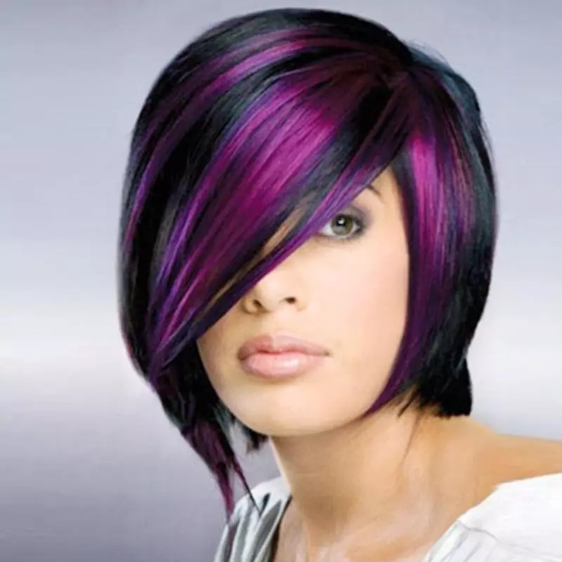 Coloring on dark hair (79 photos): Staining hair of medium length. How to make coloring short and long hair at home? 24134_45