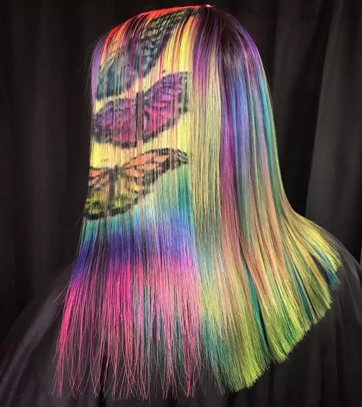سنہرے بالوں والی بال پر بالوں کا رنگ (70 فوٹو): درمیانے درجے کی لمبائی، مختصر اور لمبے بال کے کناروں پر رنگنے. روشنی اور سیاہ سنہرے بالوں والی بال کے لئے کون سا رنگ منتخب کرنے کے لئے؟ 24137_20