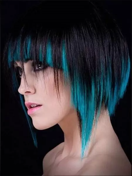 Ombre на къса коса (94 снимки): Характеристики на каскада на оцветяване и други, Ombre с гладка преход към раменете 24144_81