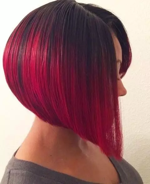Màu đỏ ombre (45 ảnh): Nhuộm tóc tối và nhẹ, ombre với màu đỏ trên mái tóc vàng ngắn và dài 24148_43