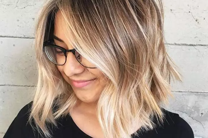 Ombre op Kare (66 foto's): Kenmerken van het kleuren van asymmetrische kapsels met verlenging en pony, as en andere ombre op dunne blonde en zwart haar 24149_50