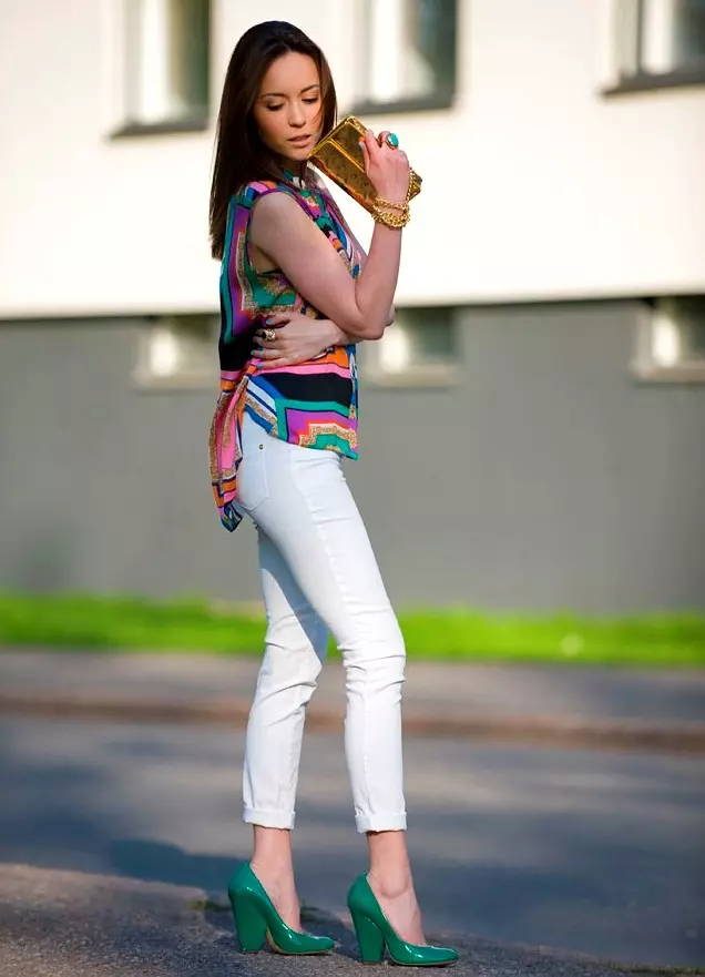 Chaussures de couleur (75 photos): quoi porter des femmes multicolores et de deux couleurs 2414_11