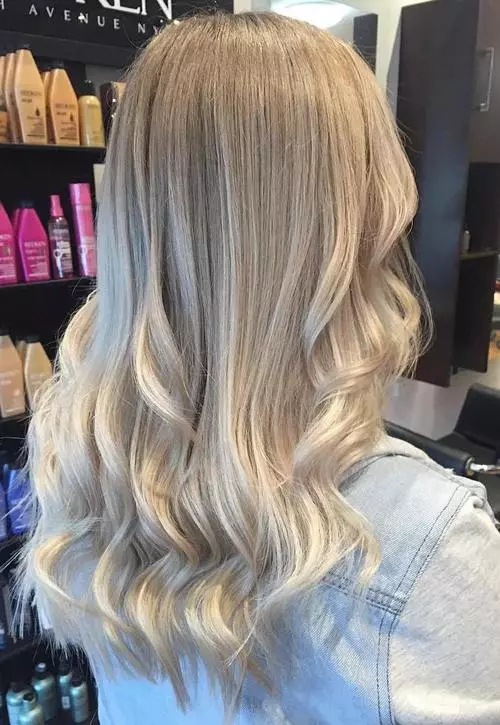 Ombre on blond hair (46 photos): staining of short and long hair, painting of the strand of medium length 24155_2