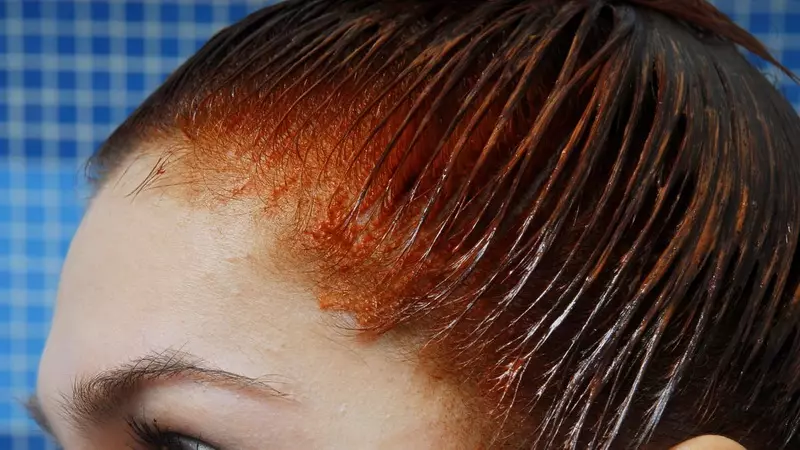 Henna za kosu (68 fotografija): Pravila boje kose, nijanse i boje prirodne boje. Što kane je bolje i kako ga koristiti? 24171_21
