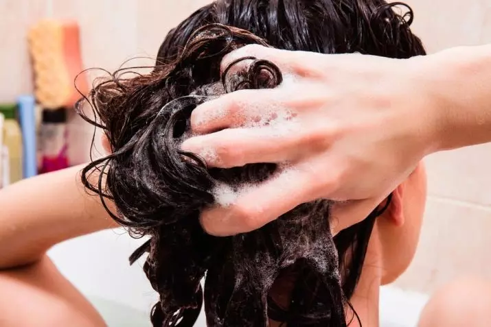 Lavado para el cabello (62 fotos): ¿Qué es? ¿Qué medios para decapar el cabello es mejor? ¿Cómo restaurar el cabello después del lavado de color? 24189_40