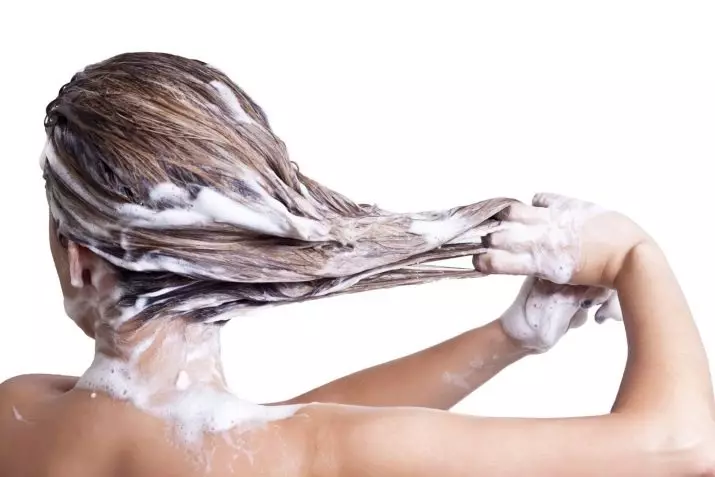 Mosás a hajhoz (62 fotók): Mi az? Milyen eszköz a hajcsökkentéshez? Hogyan kell visszaállítani a haját a mosás után? 24189_58