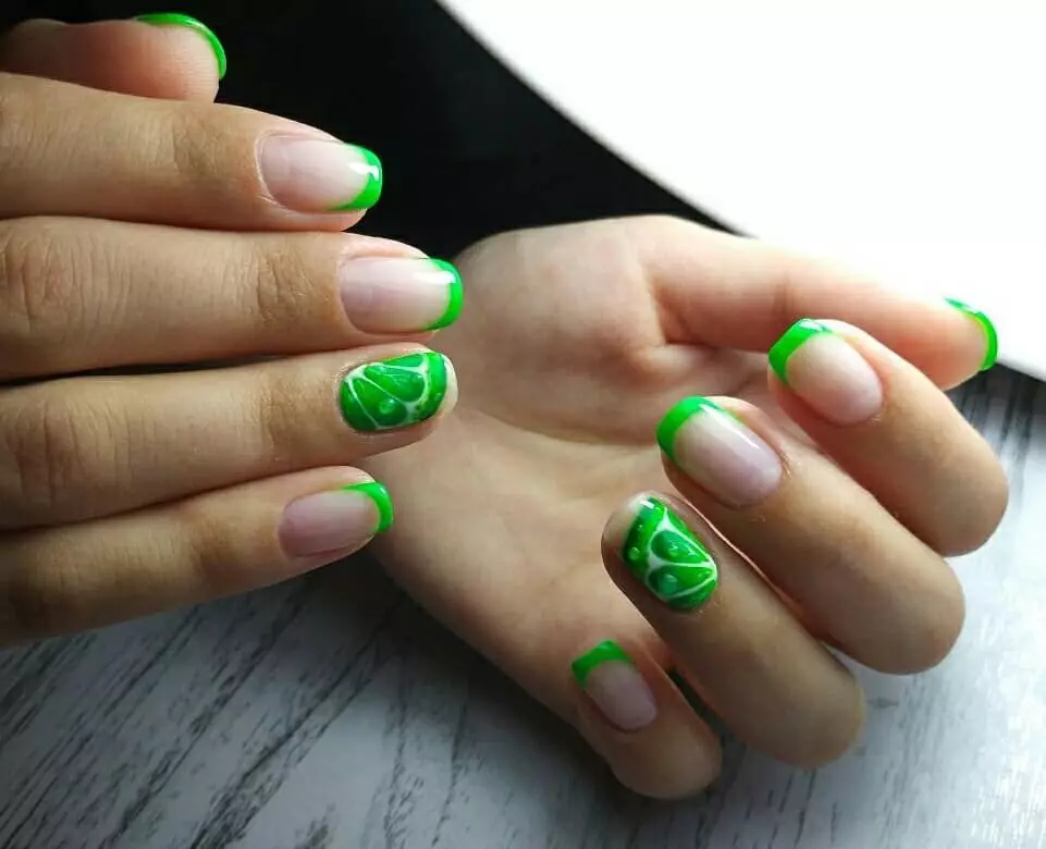 Green Manicure Gel-lakas (65 fotogrāfijas): nagu dizains matēts tumši zaļā krāsā, piparmētru un smaragda toņos 24205_33