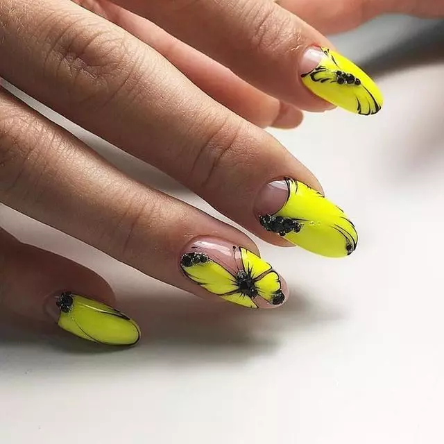 მანიკური ყვითელი გელი ლაქით (55 ფოტო): Sine-Yellow Color Nail დიზაინი და სიახლე მანიაკურის სინათლის ყვითელი ტონი ფირუზი 24213_23