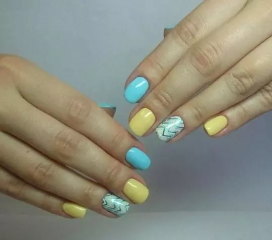 Manicura amb esmalt de color groc en gel (55 fotos): Disseny d'ungles de color blau-groc i les tendències de manicura en el to de color groc clar amb turquesa 24213_4