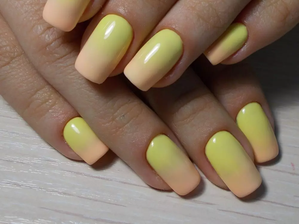 Manicure nge-Yellow Gel Lacquer (izithombe ezingama-55): Idizayini ye-Sine-Yellow Nail Design kanye ne-Novelty Manicure ngokukhanya okuphuzi okuphuzi nge-turquoise 24213_52