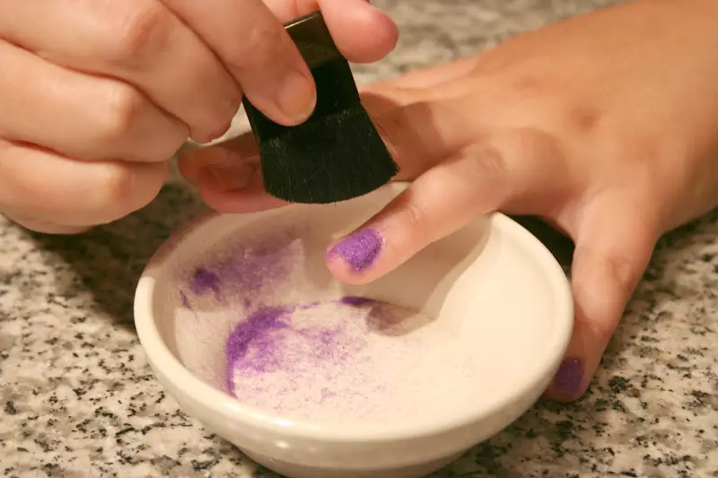 凝膠漆上的“天鵝絨”修指甲（33張照片）：如何使用漆器與“糖沙”和“天鵝絨”的效果進行指甲？ 24227_21