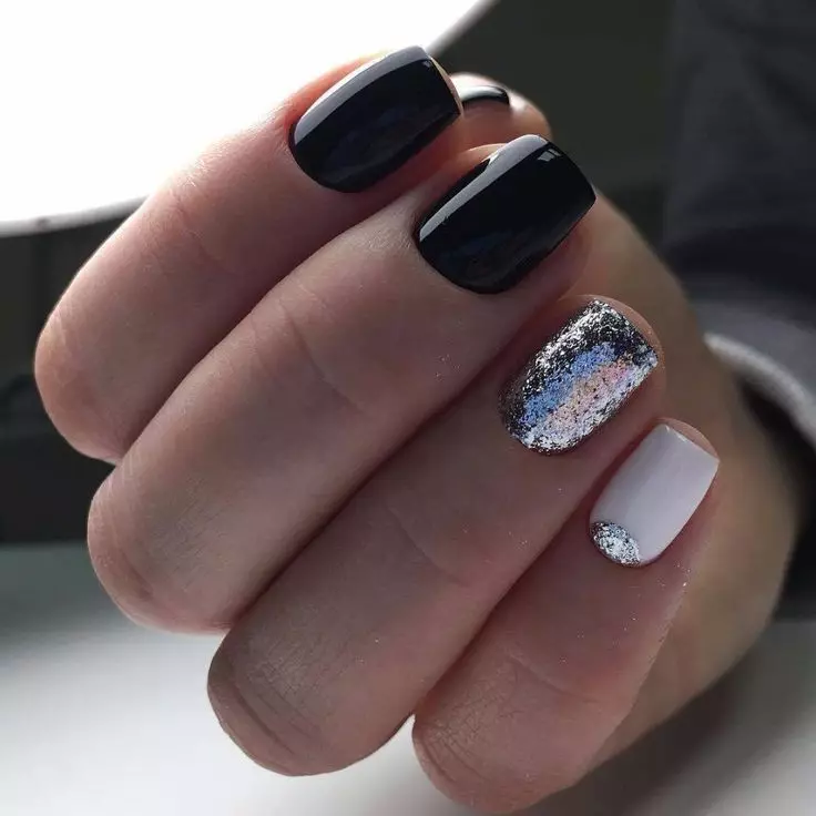 Manicure Gel Laca nga adunay Seequins (93 Mga Litrato): Design sa Itom ug Pula nga Mga Kalansang nga adunay usa ka nag-inat nga shimmer. Giunsa pagpahamtang ang pink o transparent sparkles? 24233_25