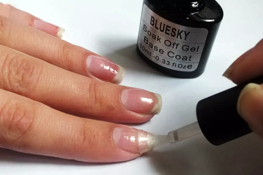 Manicure Gel Laca nga adunay Seequins (93 Mga Litrato): Design sa Itom ug Pula nga Mga Kalansang nga adunay usa ka nag-inat nga shimmer. Giunsa pagpahamtang ang pink o transparent sparkles? 24233_63