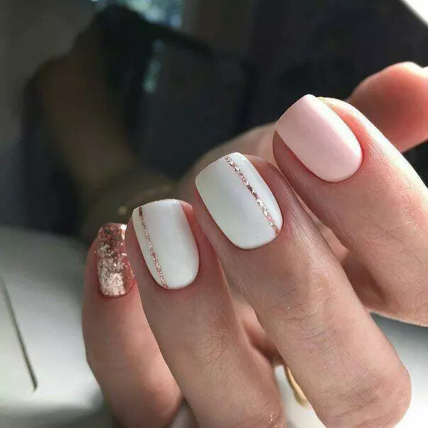 Manicure Gel Laca mat Sequish (93 Fotoen): Design vu schwaarz a rout Neel mat enger Streckschlag. Wéi imposéieren ech rosa oder transparent Sparkelen? 24233_88