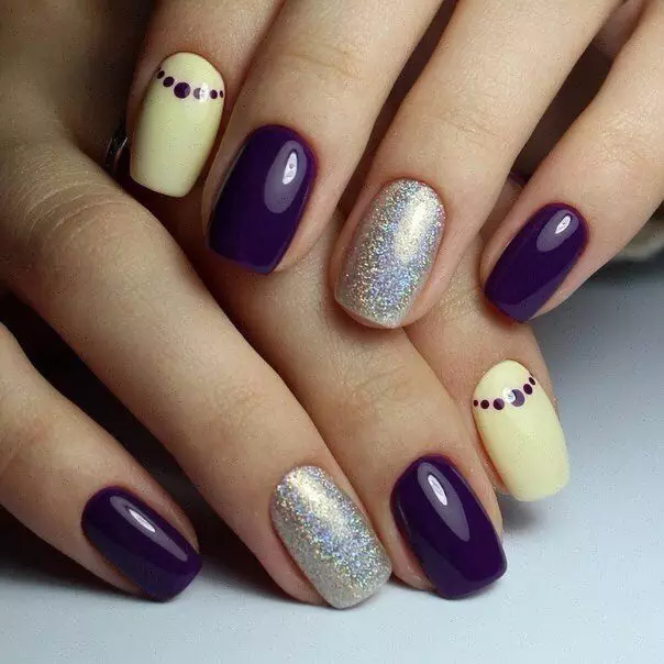 Manicure gel laca ກັບ sequins (93 ຮູບພາບ): ການອອກແບບເລັບດໍາແລະສີແດງທີ່ມີ shimmer stretching. ວິທີການບັງຄັບ sparkles ສີບົວຫຼືໂປ່ງໃສ? 24233_92