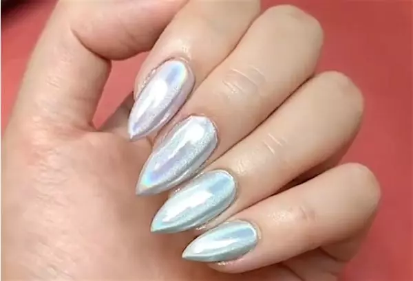 Manicure med Wiper Gel Laker (91 Billeder): Sådan bruges WiPGing på sort eller hvid lak? Design af rød og lyserød manicure 24237_12