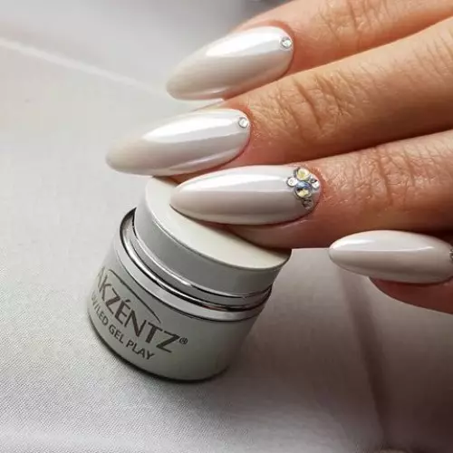 Manicure le Wiper Gel lacquer (Litšoantšo tse 91): Tsela ea ho hlakola tse ntšo kapa tse tšoeu haholo? Moralo oa manicure e khubelu le ea pinki 24237_19