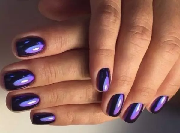 Manicura con xemelgo laca de xiper (91 fotos): como usar o wipping en barniz negro ou branco? Deseño de manicura vermella e rosa 24237_20