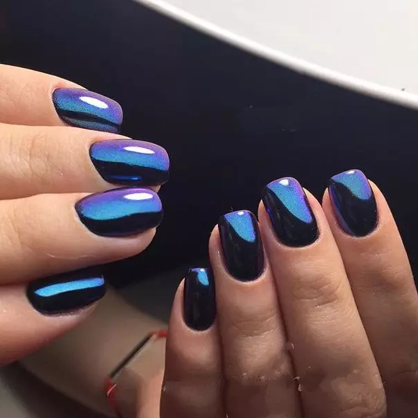 WIPER GELL LACQUER-тай хамт manicure (91 зураг): Хар эсвэл цагаан лак дээр арчигч ашиглах вэ? Улаан, ягаан өнгийн маникюр зохиох 24237_23