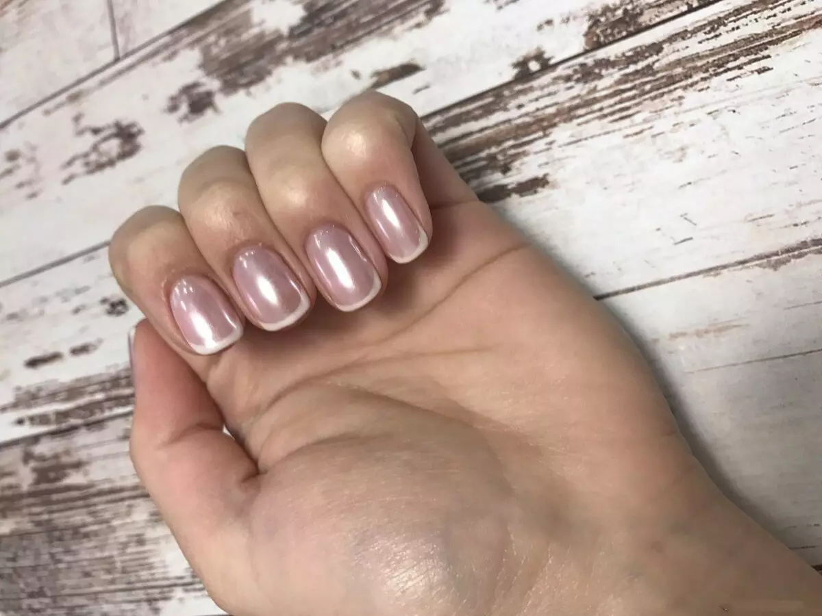 Làm móng tay với Wiper Gel Lacquer (91 Ảnh): Làm thế nào để sử dụng khăn lau trên Varnish đen hoặc trắng? Thiết kế móng tay màu đỏ và hồng 24237_68