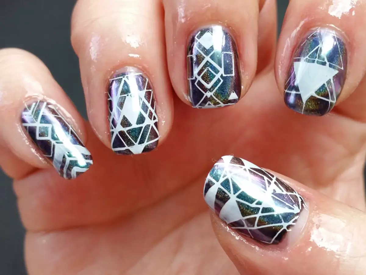 Manicure le Wiper Gel lacquer (Litšoantšo tse 91): Tsela ea ho hlakola tse ntšo kapa tse tšoeu haholo? Moralo oa manicure e khubelu le ea pinki 24237_80