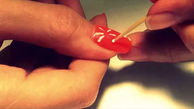 Geometry gel lakiranje na noktima (58 fotografija): Kako napraviti dizajn geometrijskog manikira po korak? Originalne ideje za dizajn 24240_32