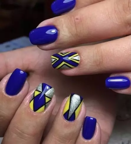 Geometry Gel Barnish en las uñas (58 fotos): ¿Cómo hacer el diseño de un paso de manicura geométrico a paso? Ideas de diseño originales 24240_40