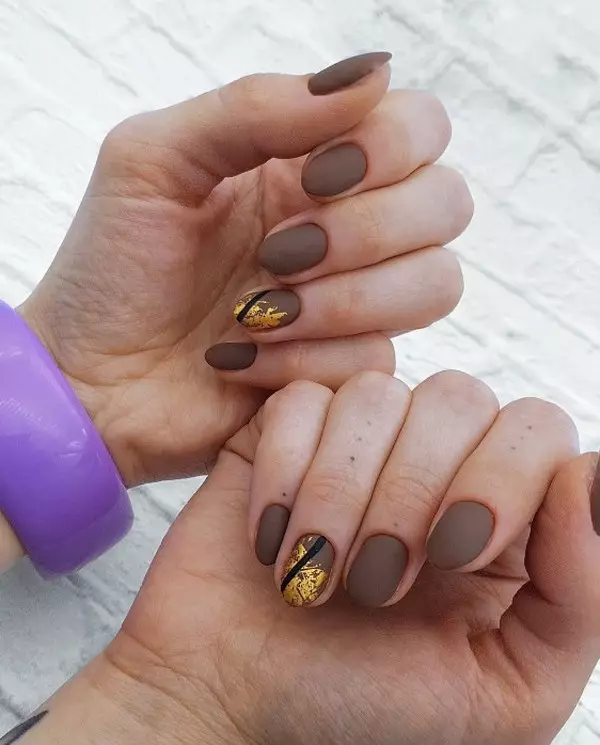 Nail design with gel lacquer in autumn 2021 (74 photos): ideas and colors of autumn manicure, novelties shades of coating, popular topics in design 24244_21