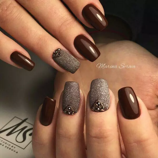 Nail design with gel lacquer in autumn 2021 (74 photos): ideas and colors of autumn manicure, novelties shades of coating, popular topics in design 24244_60