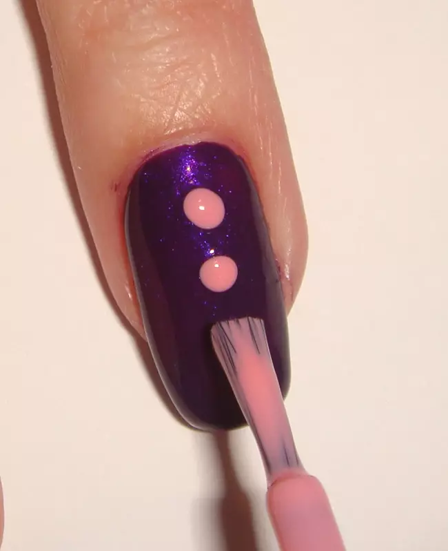 Simple drawings on nails with gel varnish for beginners (99 photos): How to draw simple patterns at home? The easiest manicure options 24251_29