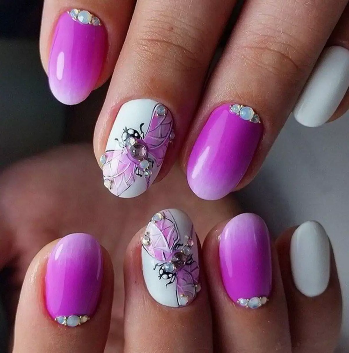 Красивый весенний дизайн ногтей 2024. Весенние ногти. Розовые ногти с цветочками. Яркие весенние ногти.