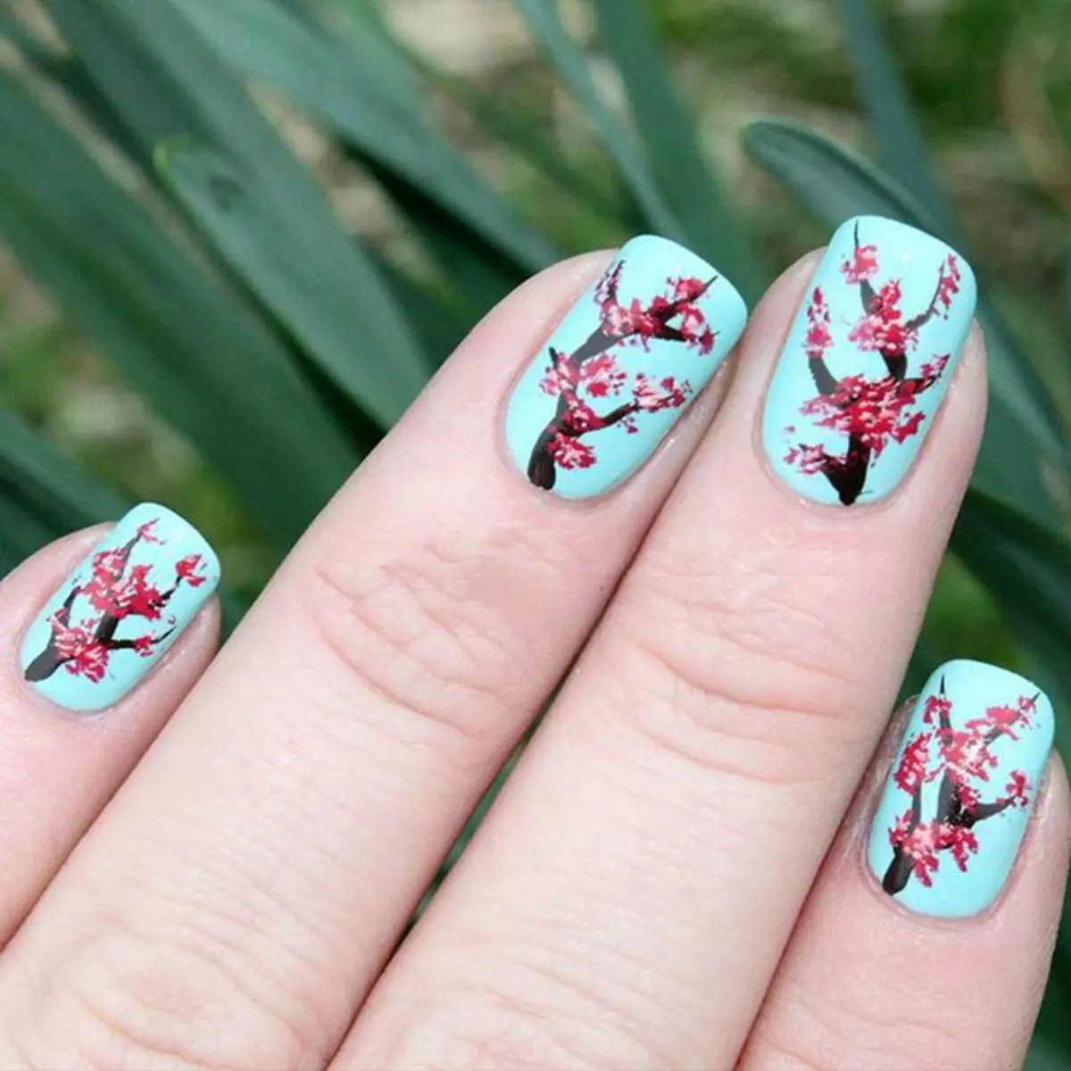 Flors en les ungles amb laca de gel (63 fotos): com dibuixar roses a pas gela-laca humida a pas? Idees de disseny de manicura 24259_52