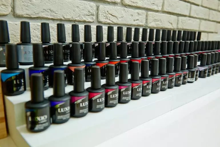 Гель-лак Luxio (70 фото): склад і палітра кольорів. Як виглядає покриття Blush на нігтях? Відгуки майстрів 24262_54