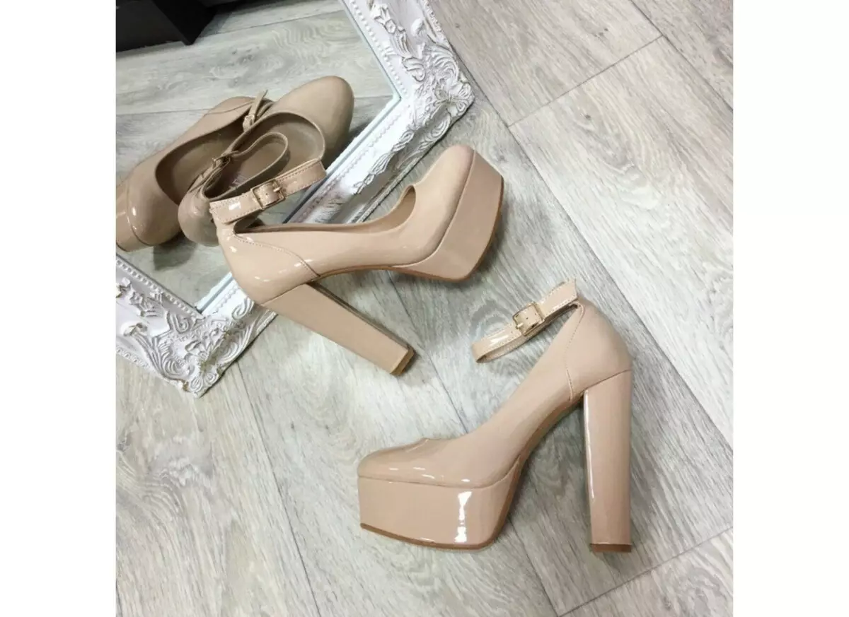 Beige lackierte Schuhe (56 Fotos): Was trägt, um Frauen lackierte Modelle zu tragen 2428_17