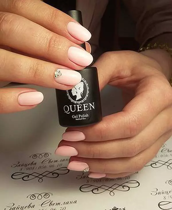 Queen Gel Lacquer: funkciók és paletta színek, vélemények a Masters 24308_19