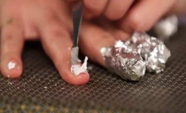 Magnet za gel lak (30 fotografija): Kako koristiti ručku za bilateralnu magnetnu manikuru? Kako rade nail kuglice? 24321_21